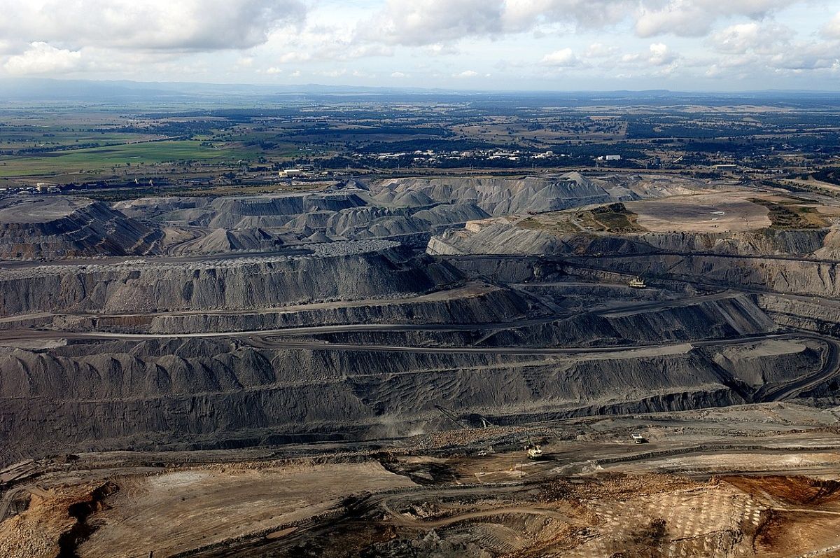 Foto:  Max Phillips - Coal Mine in Hunter Valley, Australia, Wikimedia commons